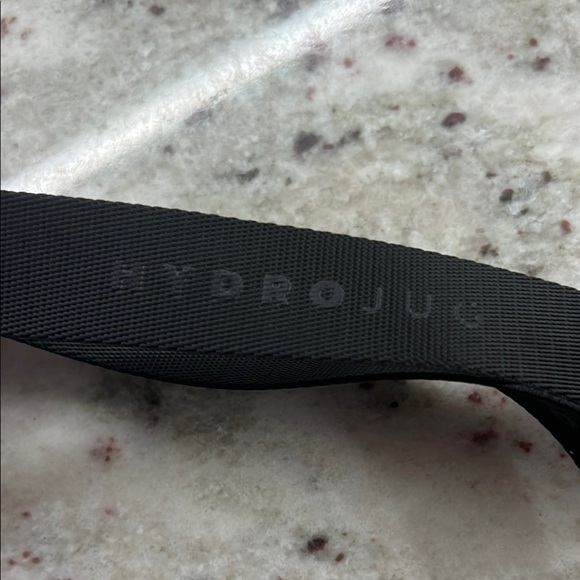 HydroJug  Camo Insulated Sleeve  in Black and Gray - Picture 5 of 7